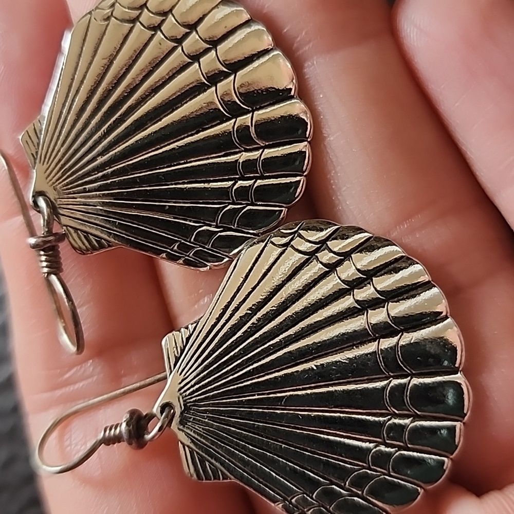 VTG Laurel Burch Silver Shell Earrings - Picture 3 of 8